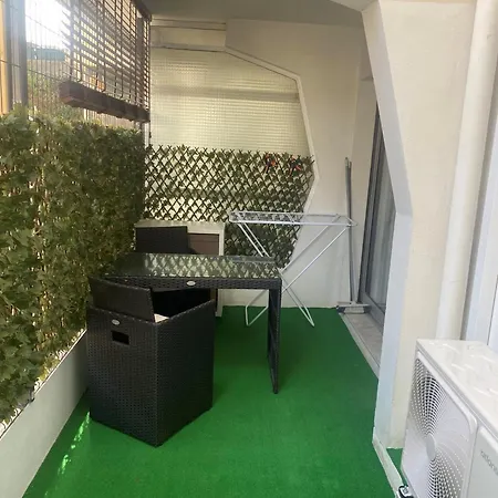 29 Magnan Apartament