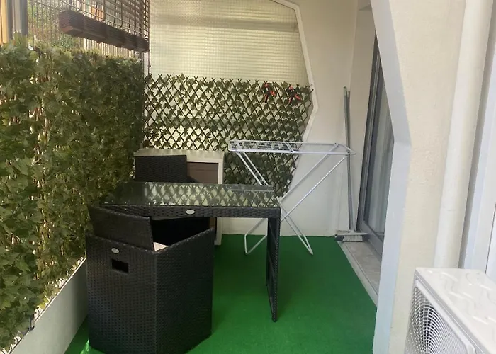 29 Magnan Apartment